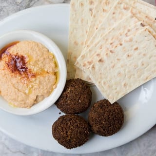Falafel & Hummus